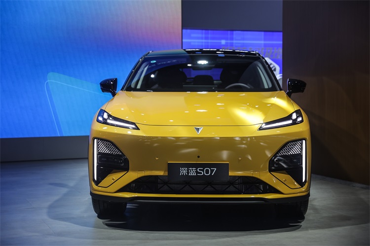 新央企深蓝杀疯了！全新S07+S05组合"炸裂"2025成都车展！